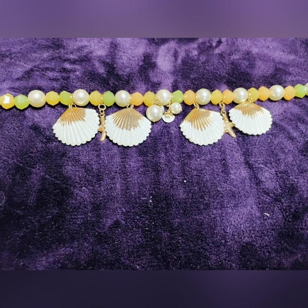 Nautical Seashell Gold and White Beach-Inspired Necklace with Shell Pendants - Picture 4 of 5